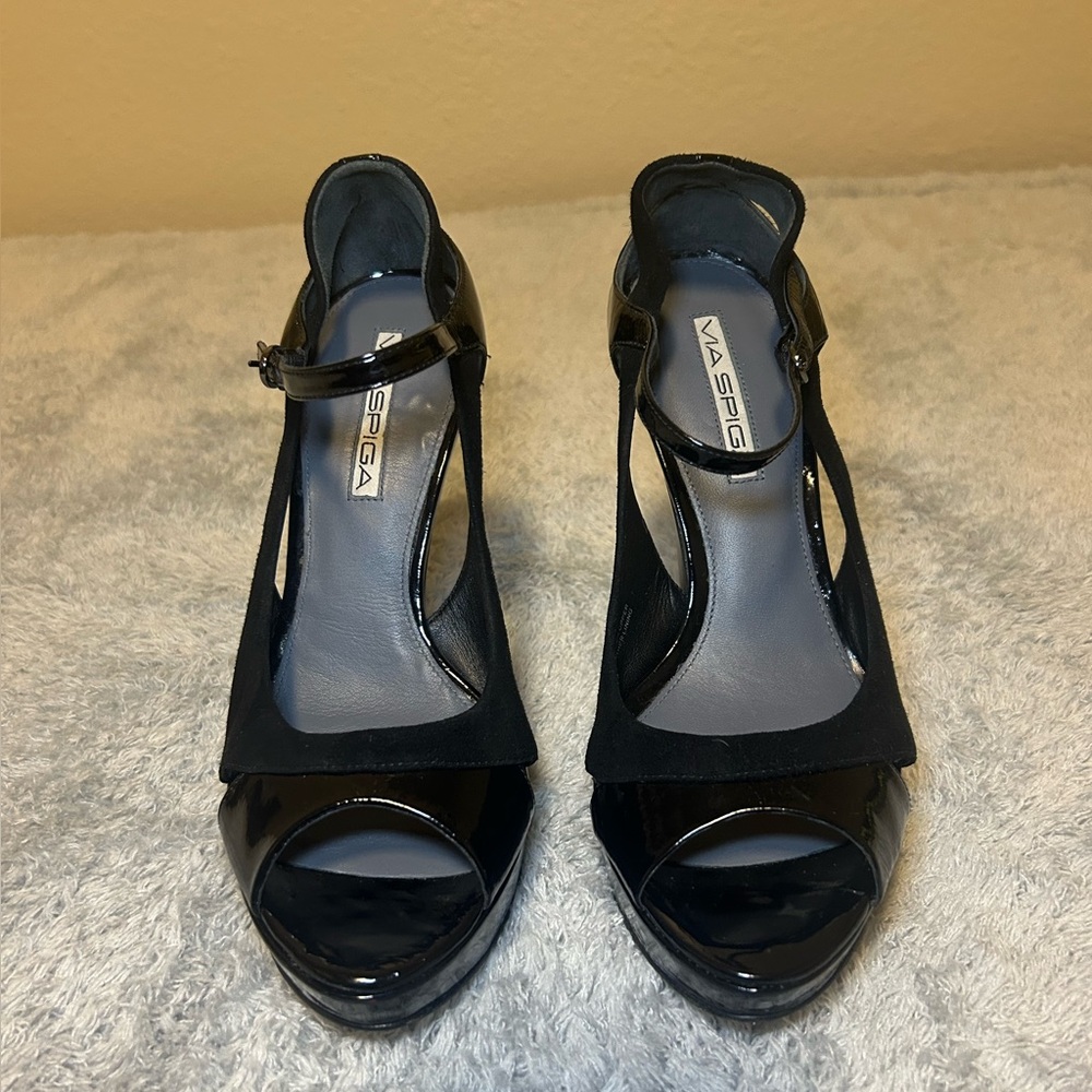 Via Spiga Patent Leather/ Suede Ankle Strap High Heel Shoes Women’s, Size 7.5M